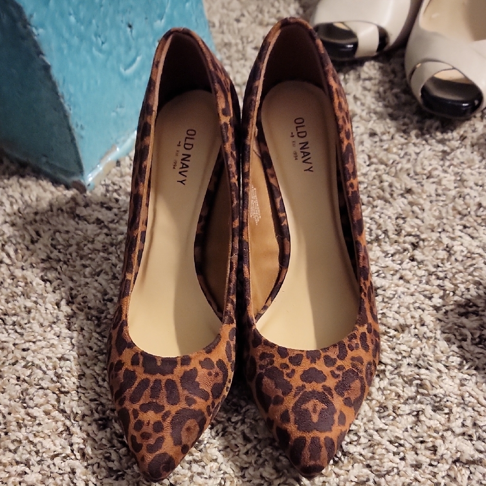 Old Navy Brown Leopard Print Heels